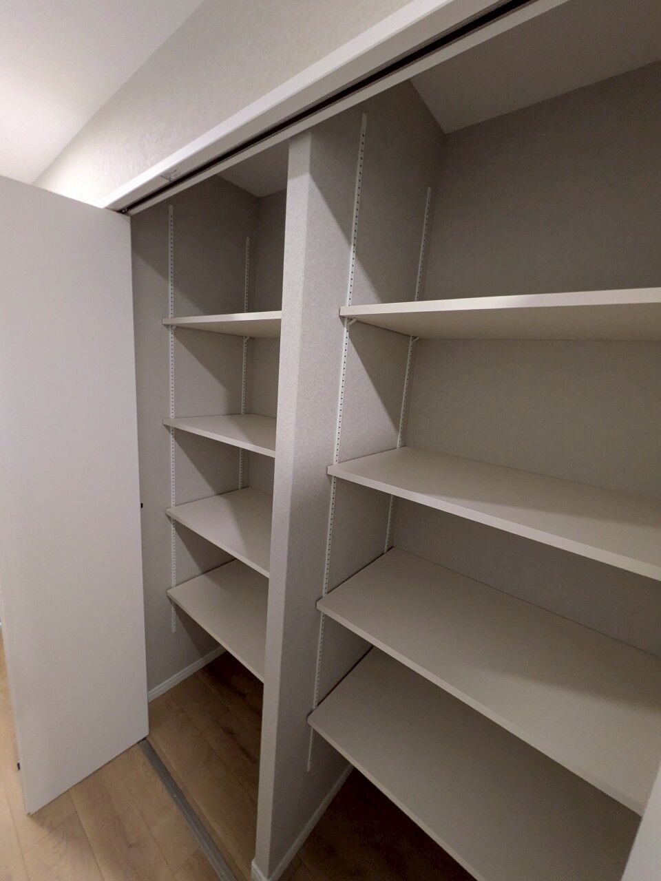 LINE_ALBUM_さんくれーる高槻203号室全面改修工事完工画像_250623_24